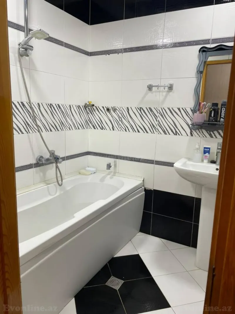 3 otaqlı köhnə tikili mənzil satılır — 9-cu mikrorayon, Bakı - şəkil 17