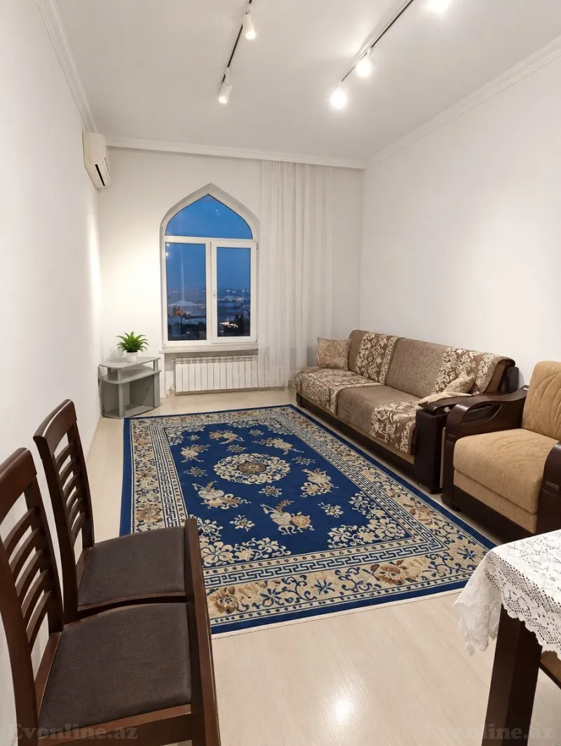 Bakı, Səbail r.da 2 otaqlı mənzil kirayə verilir
