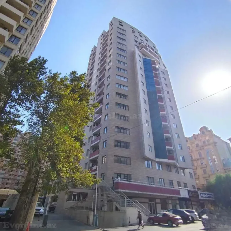 Bakı, Nəsimi r.da 3 otaqlı mənzil satılır