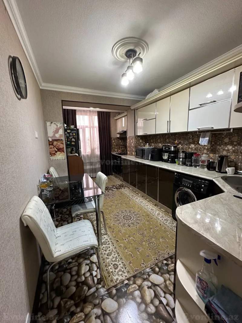 3 otaqlı köhnə tikili mənzil satılır — Bakıxanov, Bakı - şəkil 3