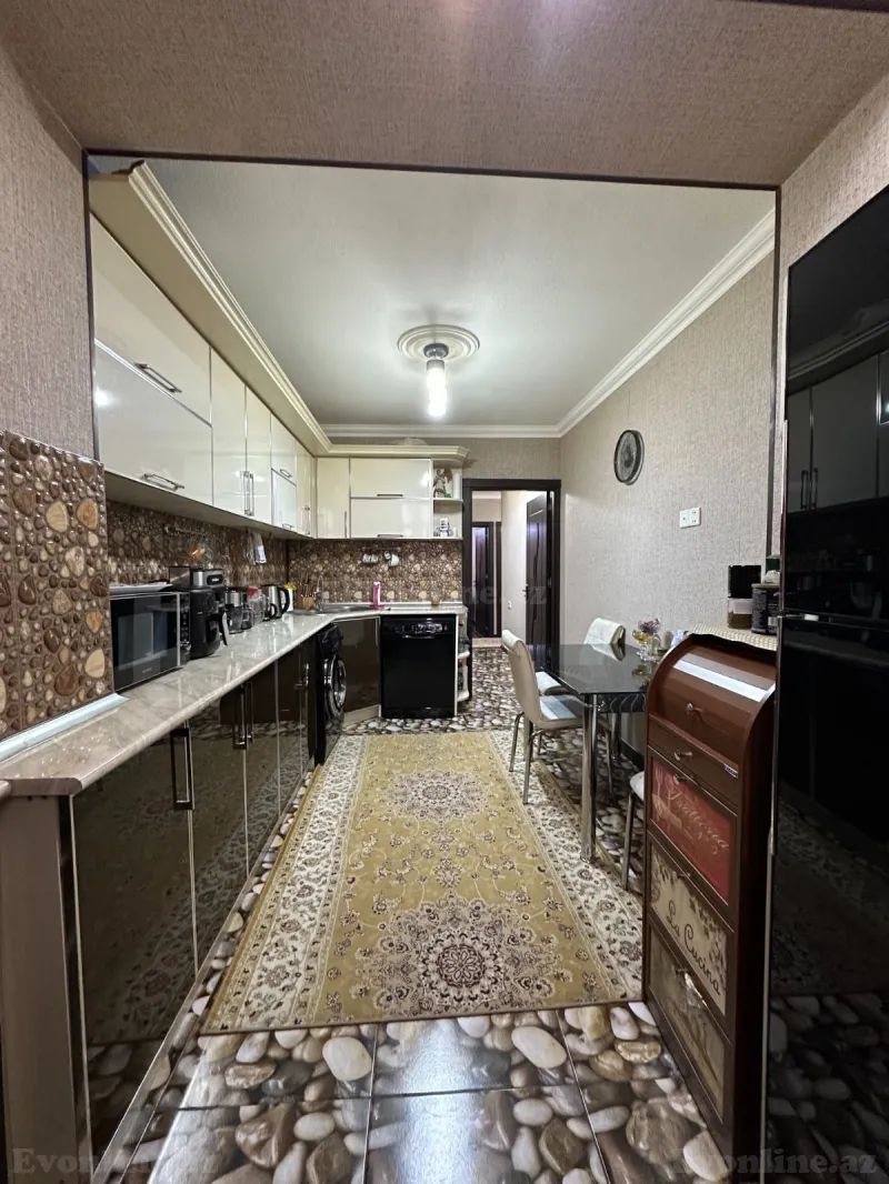 3 otaqlı köhnə tikili mənzil satılır — Bakıxanov, Bakı - şəkil 4