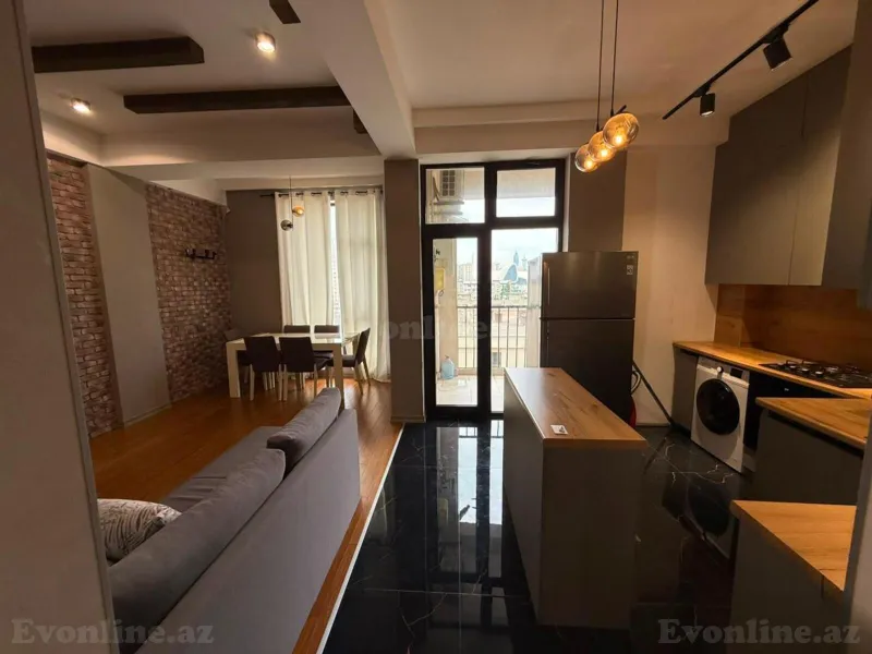 Bakı, Nərimanov r.da 2 otaqlı mənzil satılır