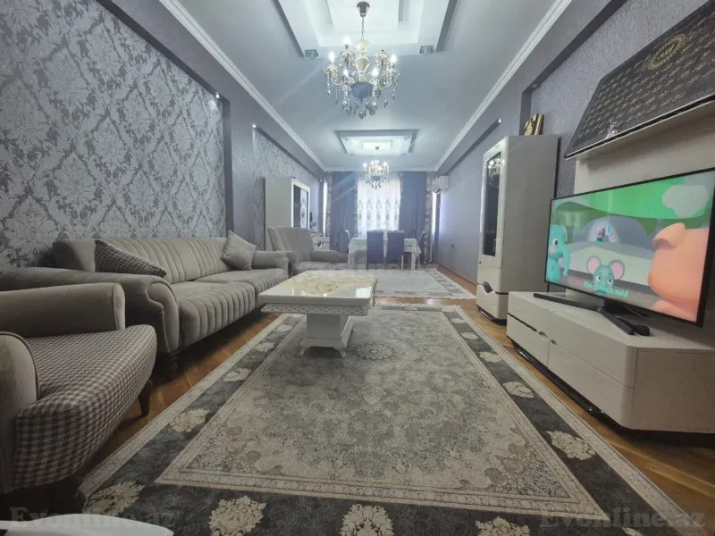 Bakı, Nizami r., Neftçilər m.da 3 otaqlı mənzil satılır