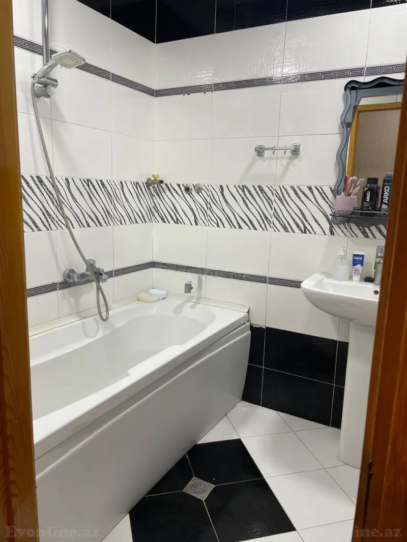 3 otaqlı köhnə tikili mənzil satılır — 9-cu mikrorayon, Bakı - şəkil 7