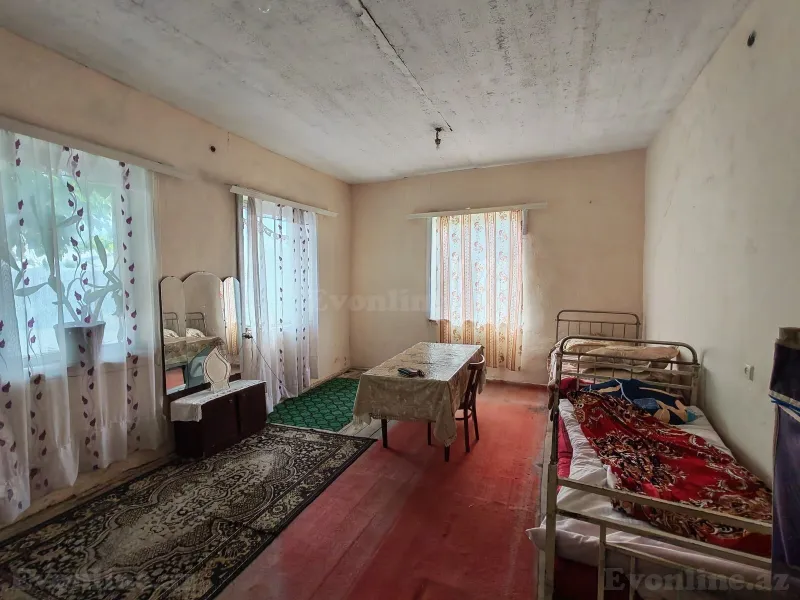 7 otaqlı həyət evi satılır — Bərdə - şəkil 4