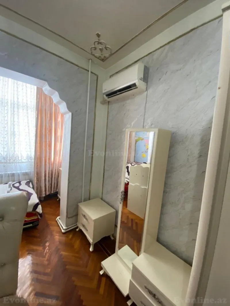 2 otaqlı köhnə tikili mənzil satılır — 9-cu mikrorayon, Bakı - şəkil 5