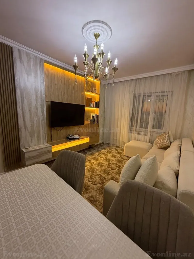 3 otaqlı Mənzil 65 m² Xətai r. Satılır