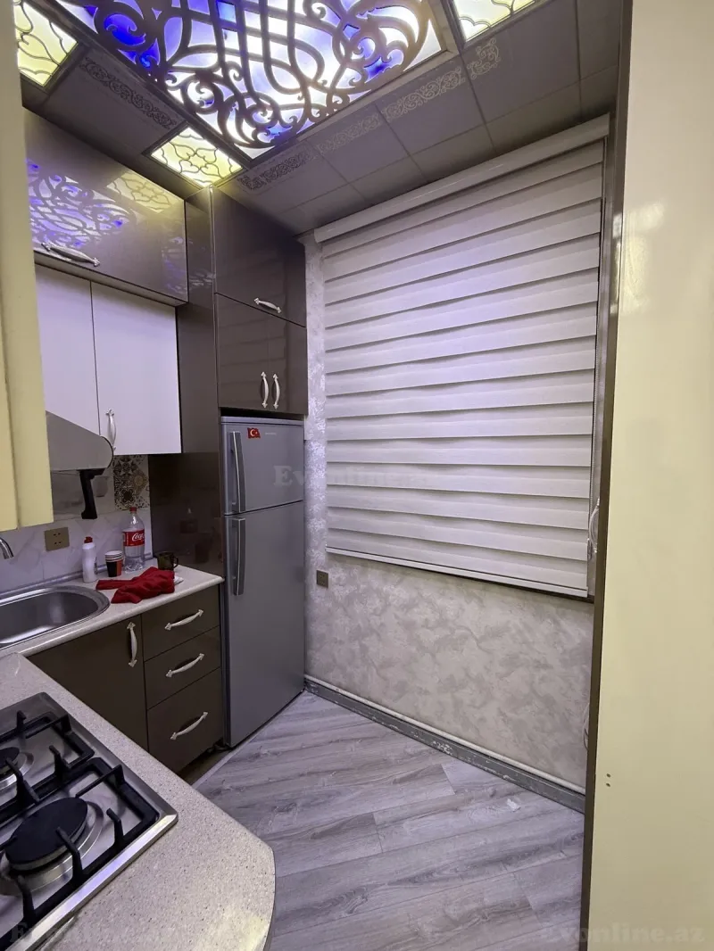 2 otaqlı köhnə tikili mənzil satılır — 5-ci mikrorayon, Bakı - şəkil 2