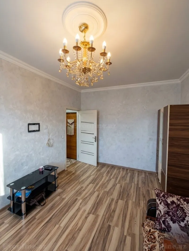 2 otaqlı köhnə tikili mənzil satılır — 5-ci mikrorayon, Bakı - şəkil 2