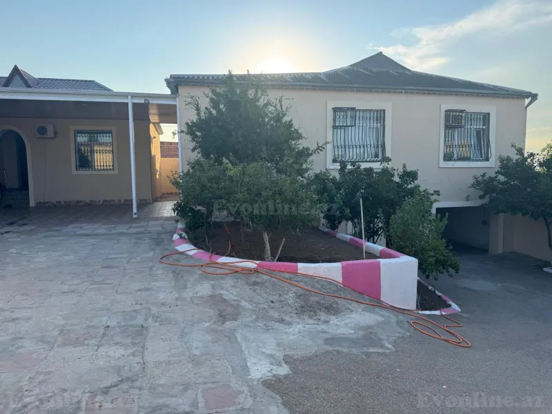 6 otaqlı Həyət evi 244 m² Bülbülə Satılır