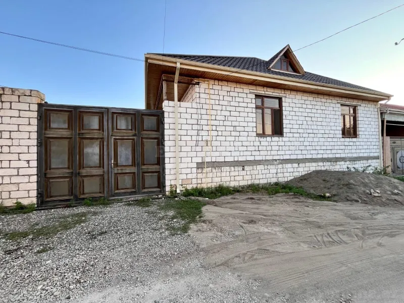 4 otaqlı Həyət evi 130 m² Qazax Satılır