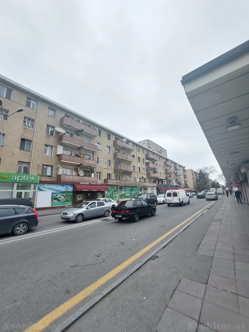 3 otaqlı köhnə tikili mənzil satılır — 7-ci mikrorayon, Bakı - şəkil 16