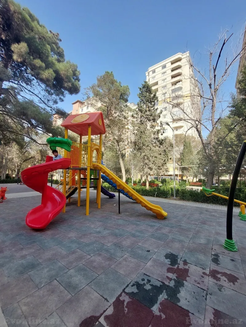 2 otaqlı köhnə tikili mənzil satılır — 7-ci mikrorayon, Bakı - şəkil 16