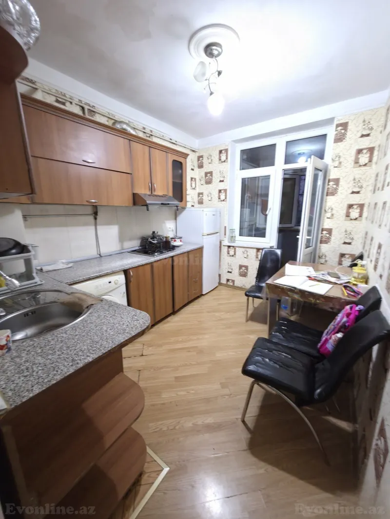 2 otaqlı köhnə tikili mənzil satılır — Bakıxanov, Bakı - şəkil 11