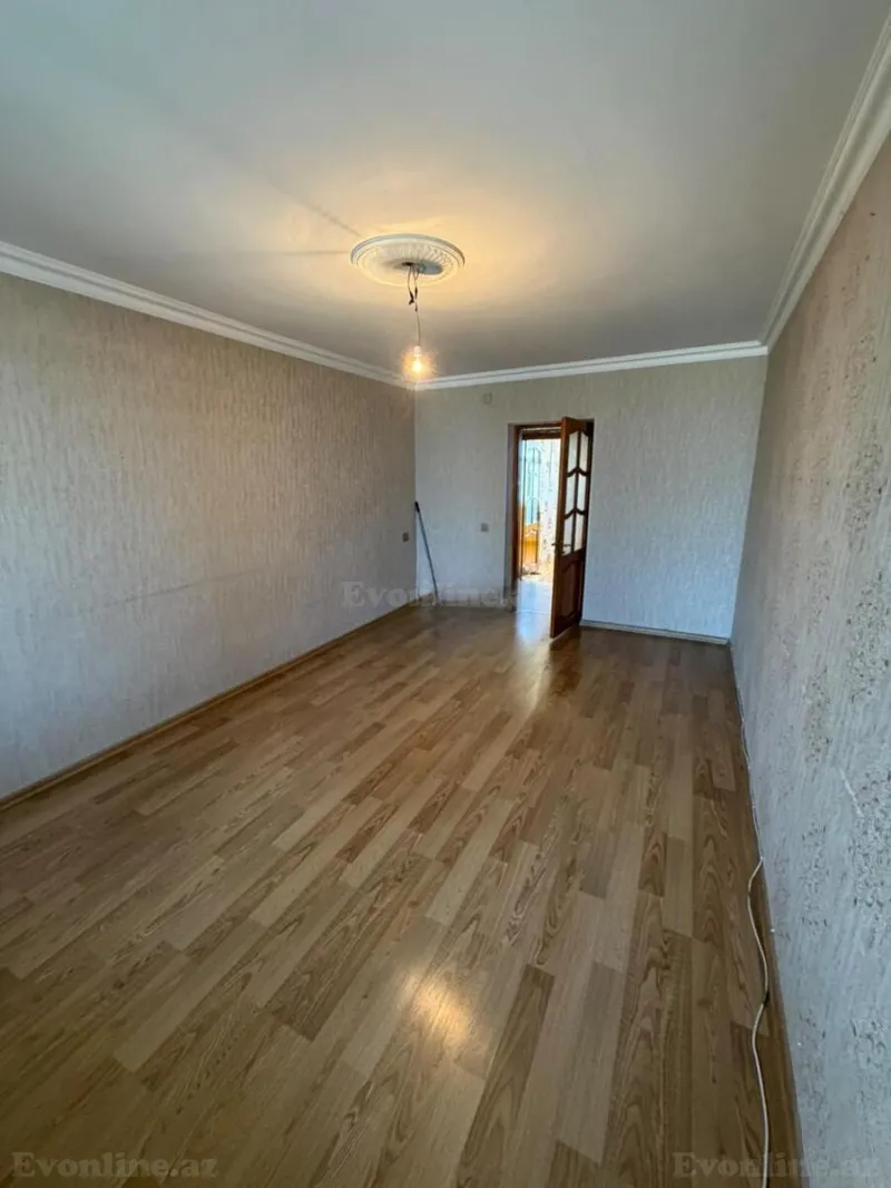 3 otaqlı köhnə tikili mənzil satılır — Bakıxanov, Bakı - şəkil 4