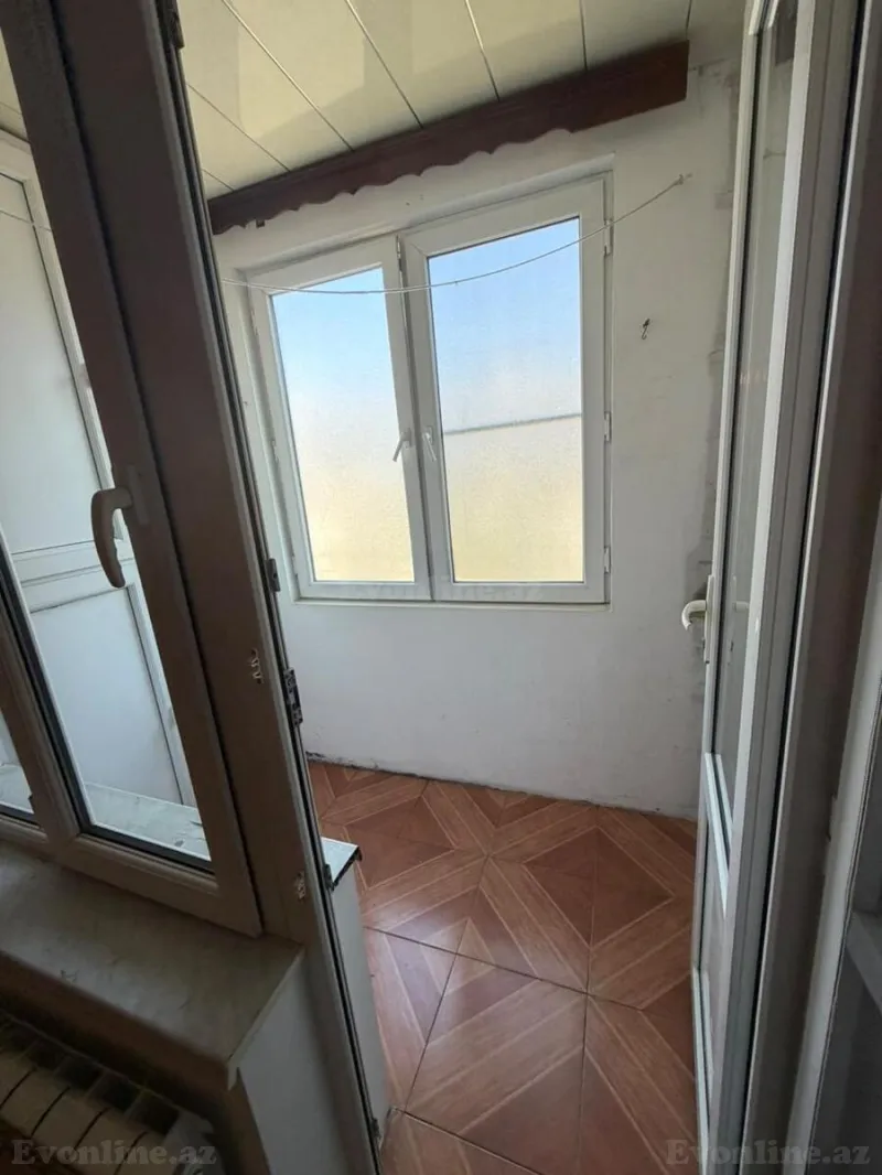 3 otaqlı köhnə tikili mənzil satılır — Bakıxanov, Bakı - şəkil 13