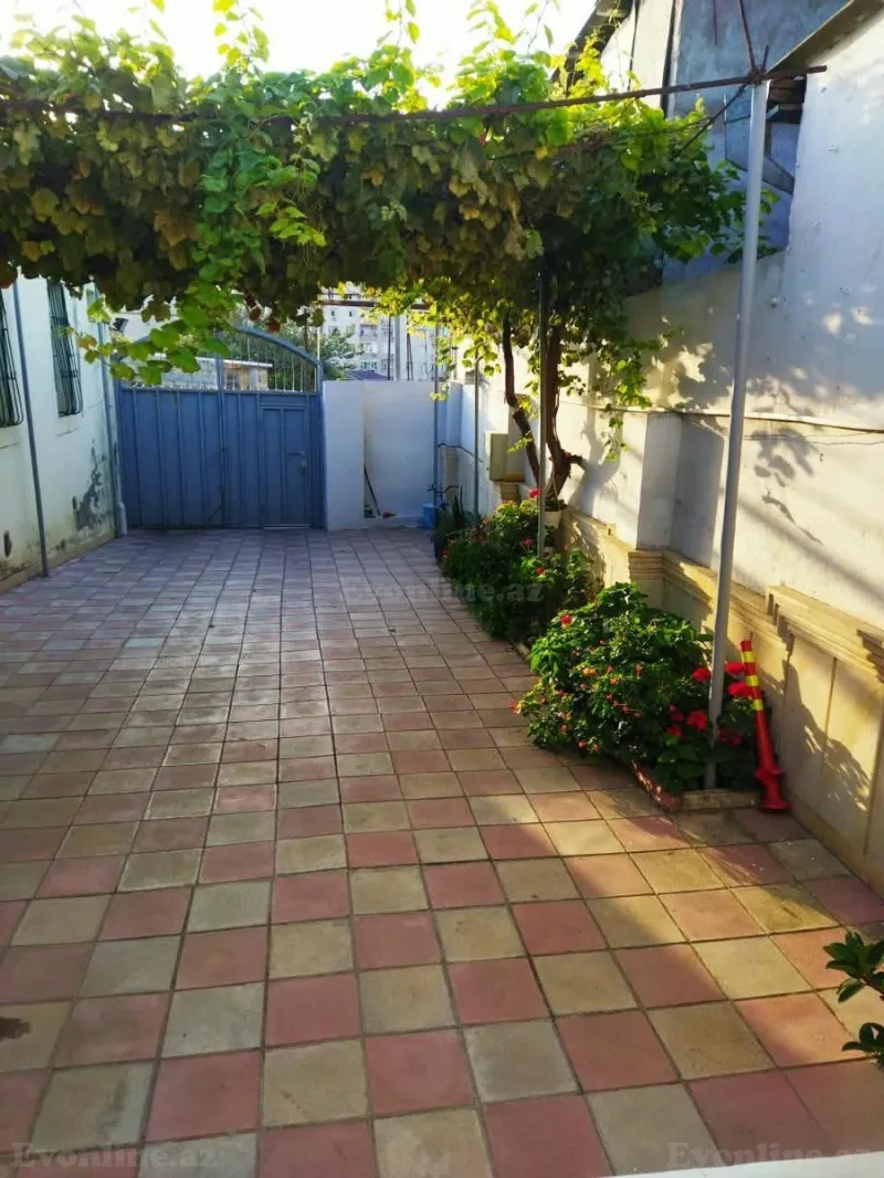 3 otaqlı həyət evi satılır — Yeni Yasamal, Bakı - şəkil 9