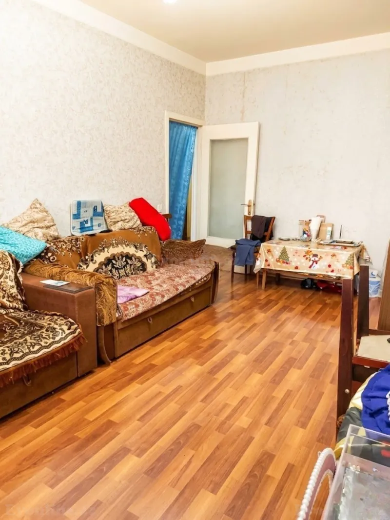2 otaqlı köhnə tikili mənzil satılır — Həzi Aslanov m., Bakı - şəkil 2