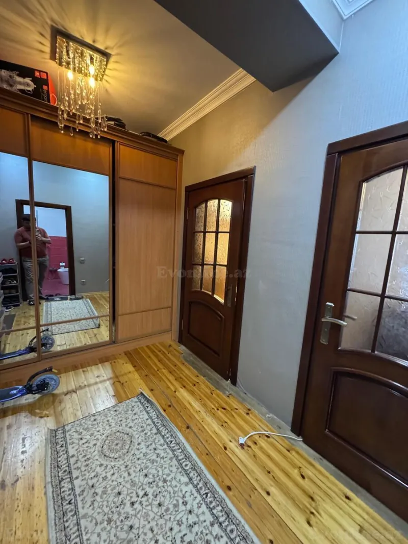 2 otaqlı yeni tikili mənzil satılır — Yeni Yasamal, Bakı - şəkil 6