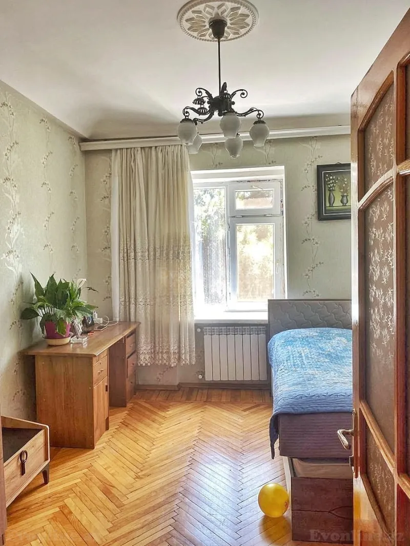 4 otaqlı köhnə tikili mənzil satılır — Xalqlar Dostluğu m., Bakı - şəkil 4
