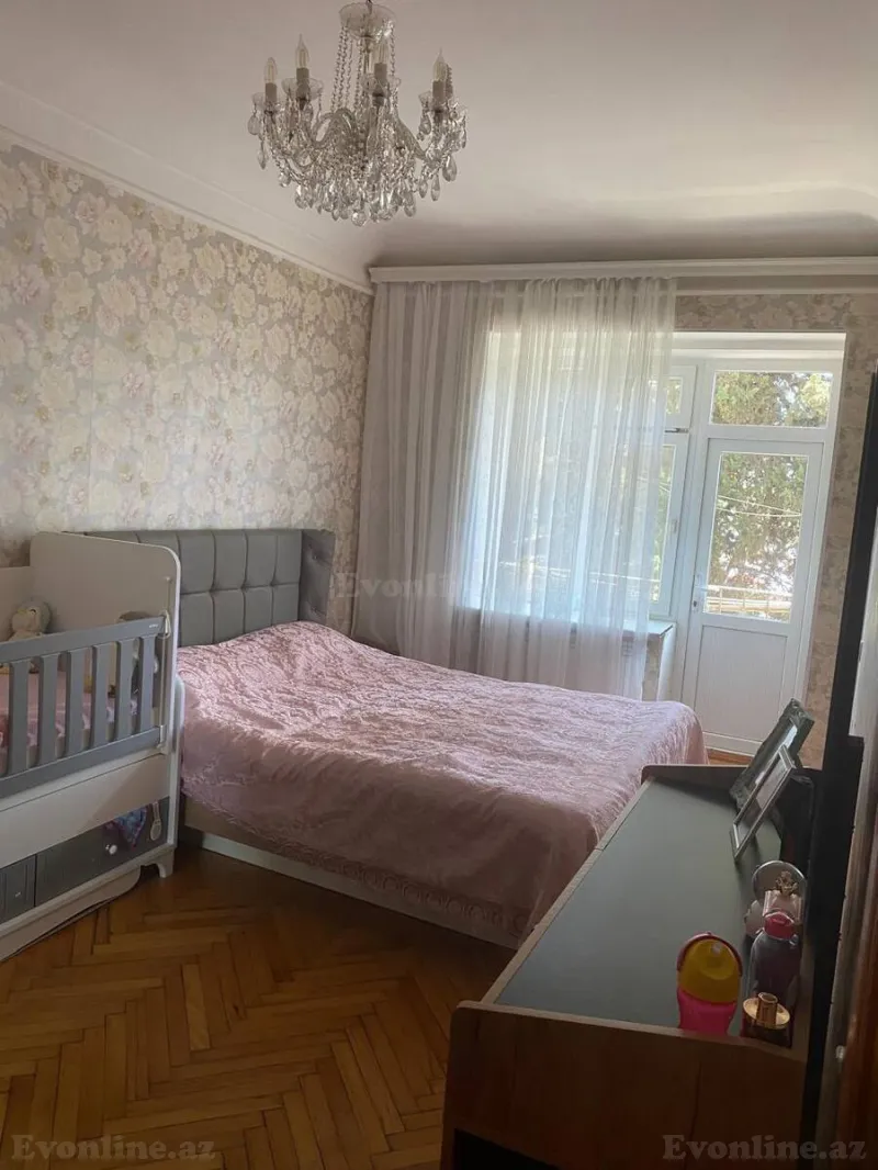 4 otaqlı köhnə tikili mənzil satılır — Xalqlar Dostluğu m., Bakı - şəkil 6