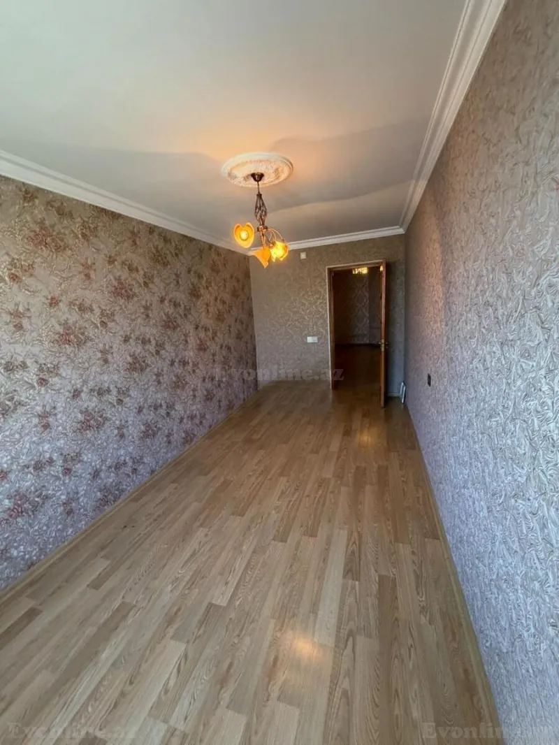 3 otaqlı köhnə tikili mənzil satılır — Bakıxanov, Bakı - şəkil 3