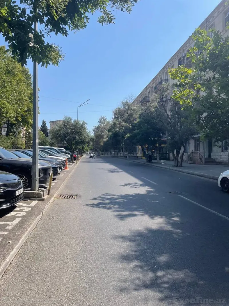 2 otaqlı Mənzil 56 m² Elmlər Akademiyası m. Satılır