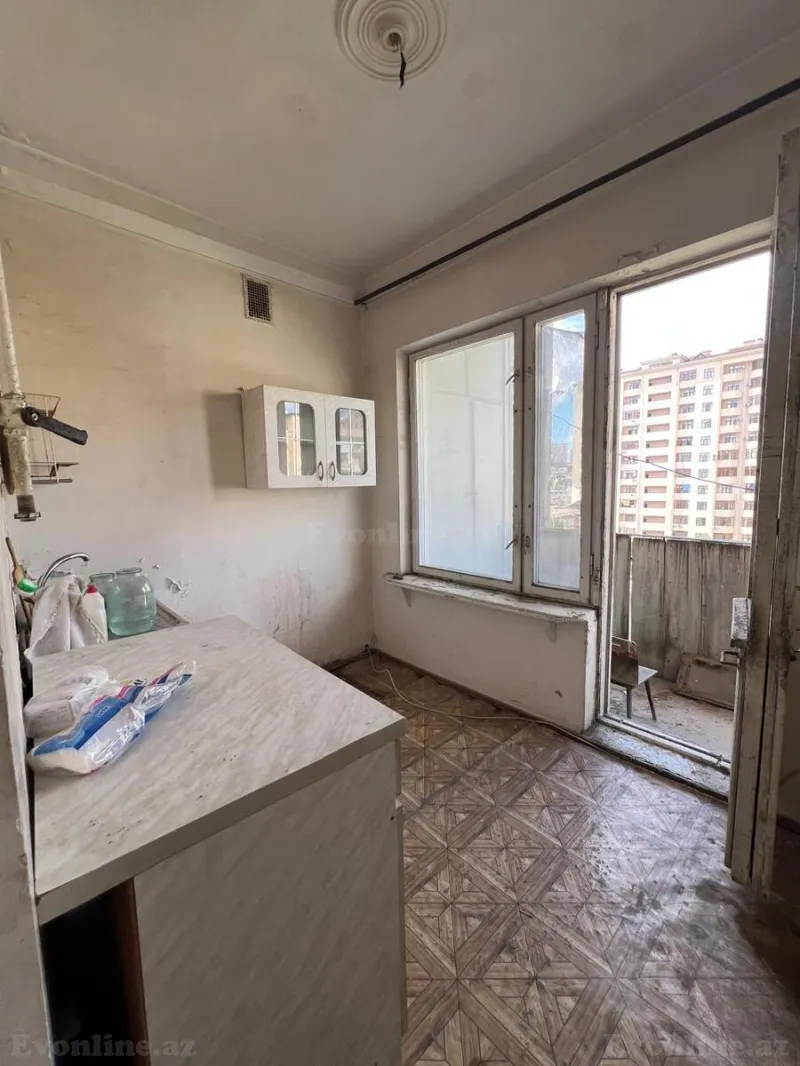 3 otaqlı köhnə tikili mənzil satılır — Bakıxanov, Bakı - şəkil 7