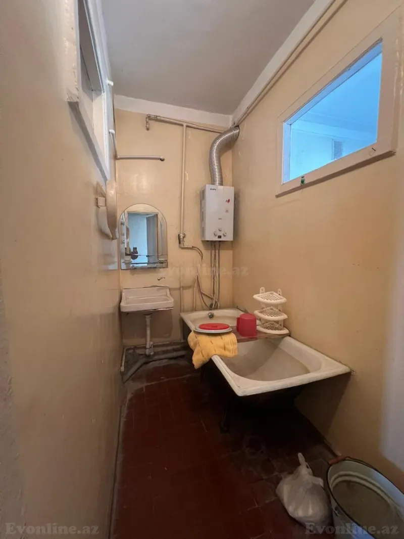 3 otaqlı köhnə tikili mənzil satılır — Bakıxanov, Bakı - şəkil 9