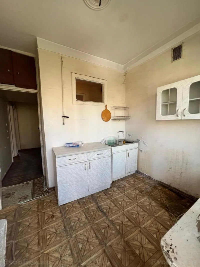 3 otaqlı köhnə tikili mənzil satılır — Bakıxanov, Bakı - şəkil 10
