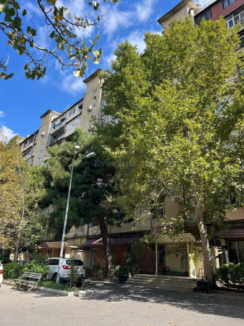 3 otaqlı köhnə tikili mənzil satılır — Bakıxanov, Bakı - şəkil 11