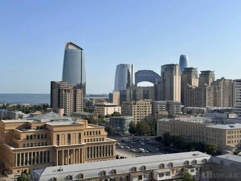 3 otaqlı Mənzil 120 m² Xətai r. Kirayə verilir