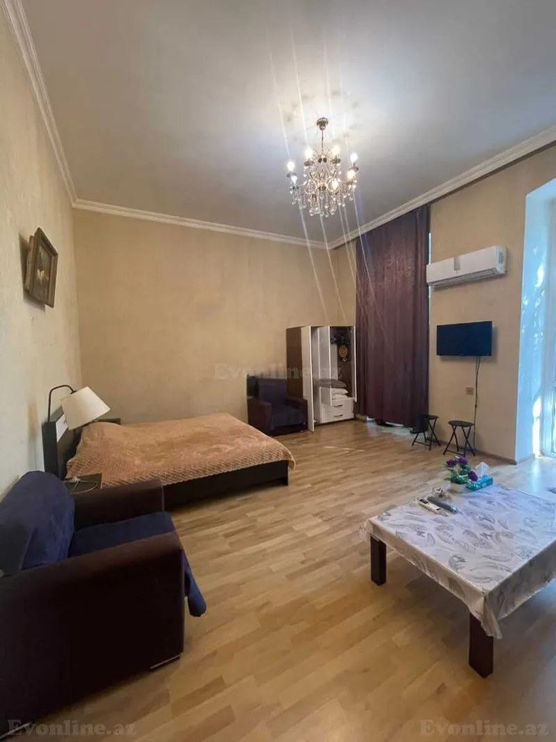 2 otaqlı köhnə tikili mənzil kirayə verilir — Səbail r., Bakı