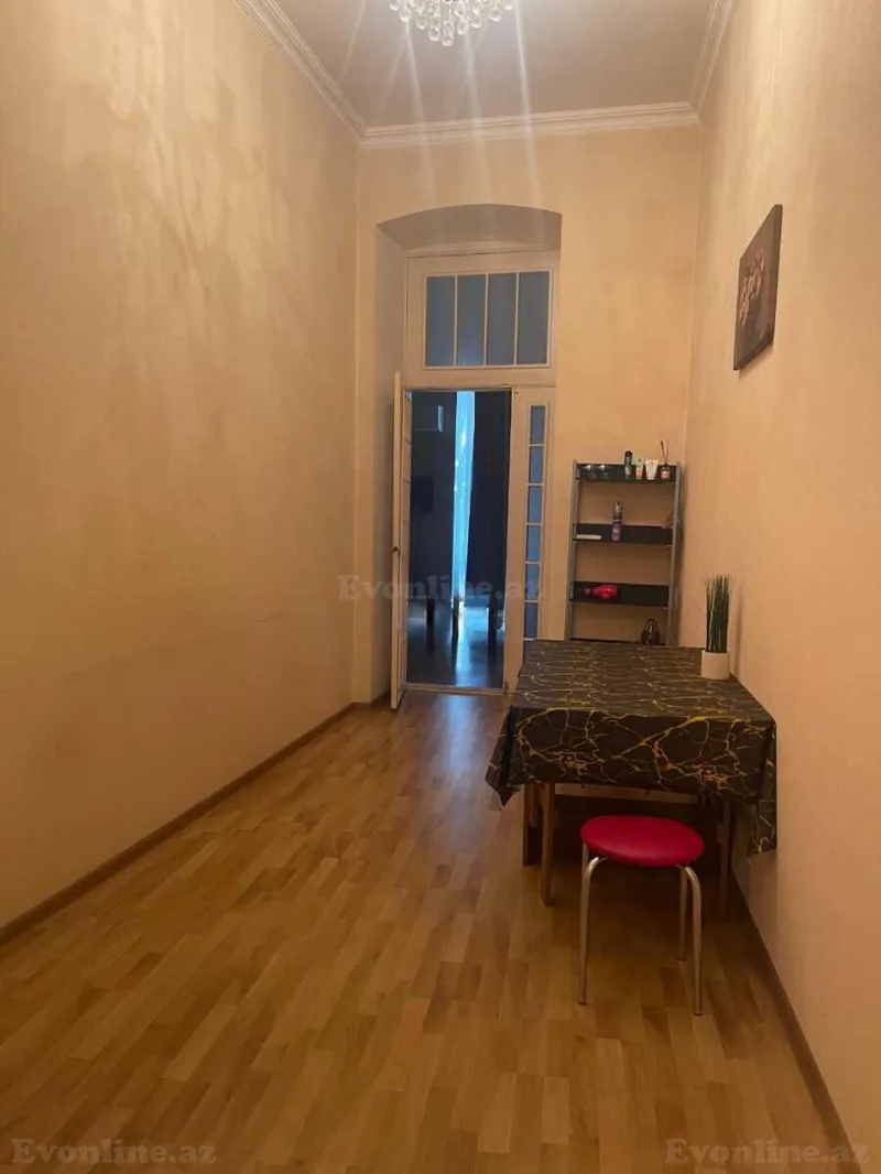 2 otaqlı köhnə tikili mənzil kirayə verilir — Səbail r., Bakı - şəkil 5