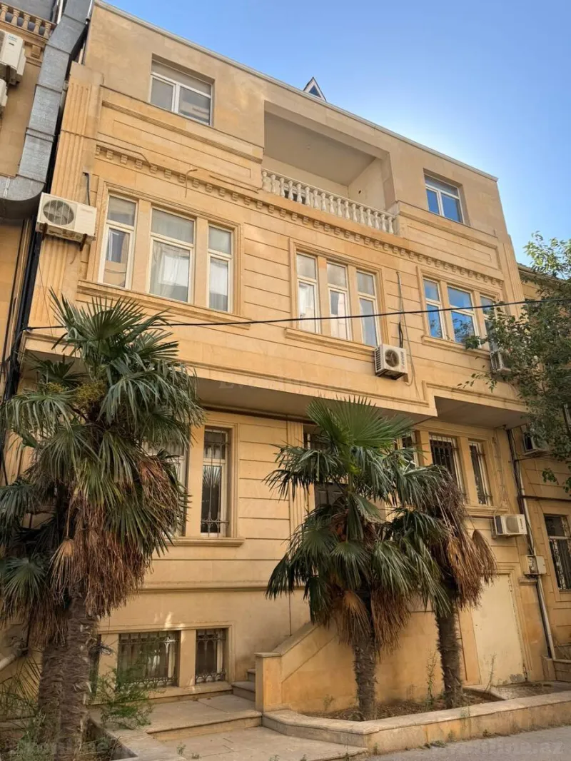 8 otaqlı Həyət evi 850 m² Nərimanov r. Kirayə verilir