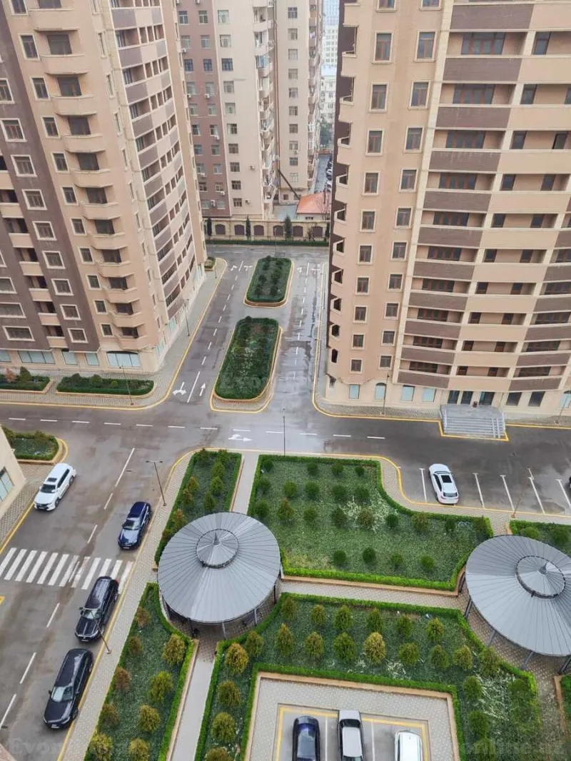 4 otaqlı Mənzil 186 m² 28 May m. Satılır