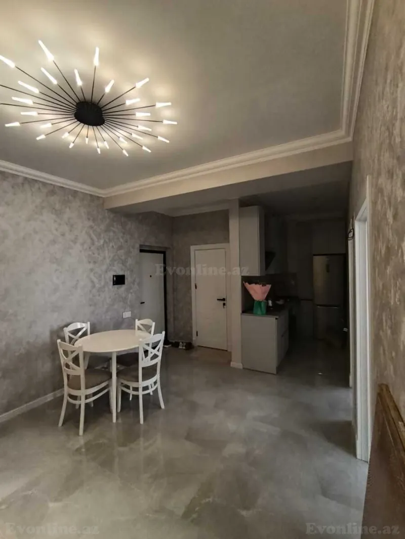 3 otaqlı Mənzil 47 m² 8-ci mikrorayon Satılır