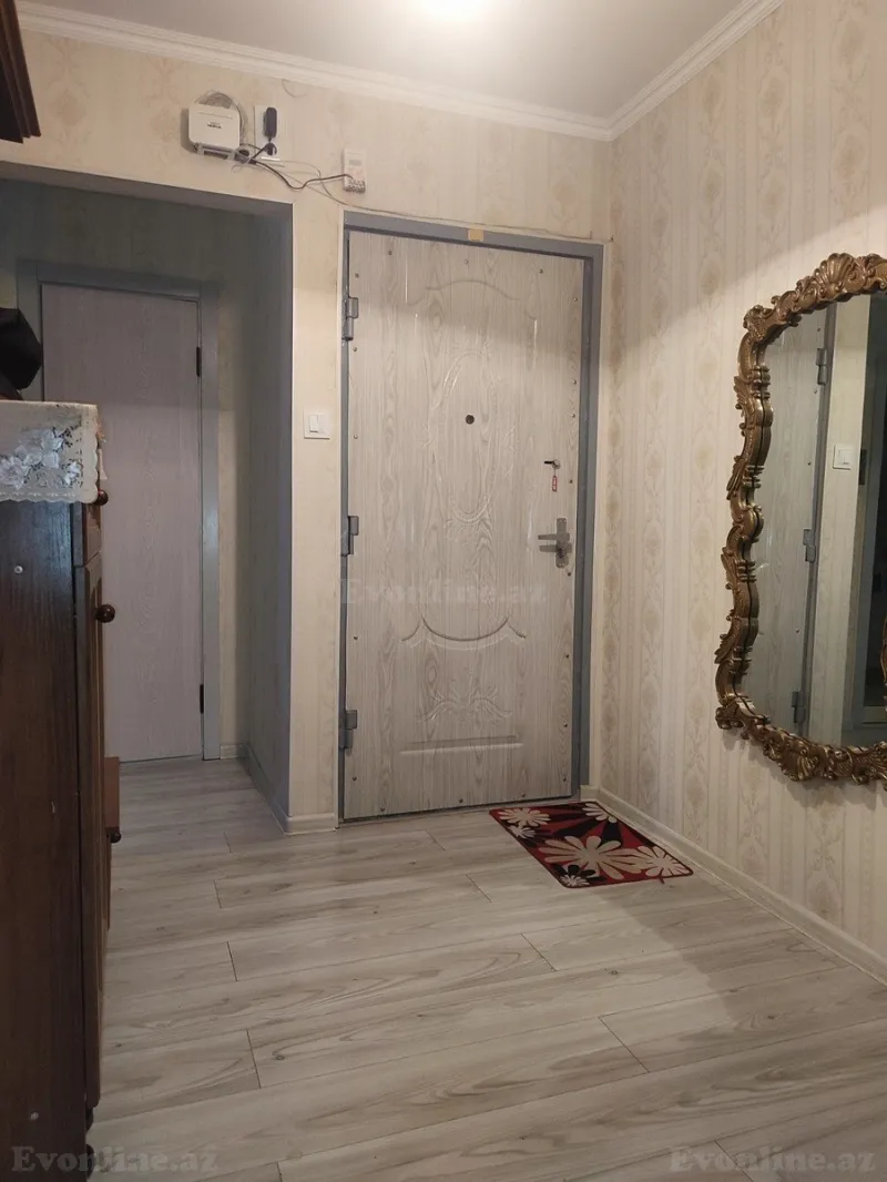 4 otaqlı köhnə tikili mənzil satılır — Xalqlar Dostluğu m., Bakı