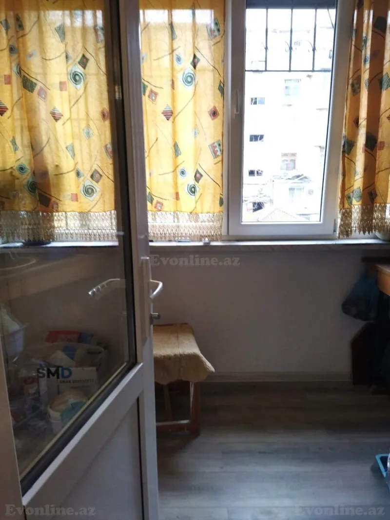 4 otaqlı köhnə tikili mənzil satılır — Xalqlar Dostluğu m., Bakı - şəkil 10