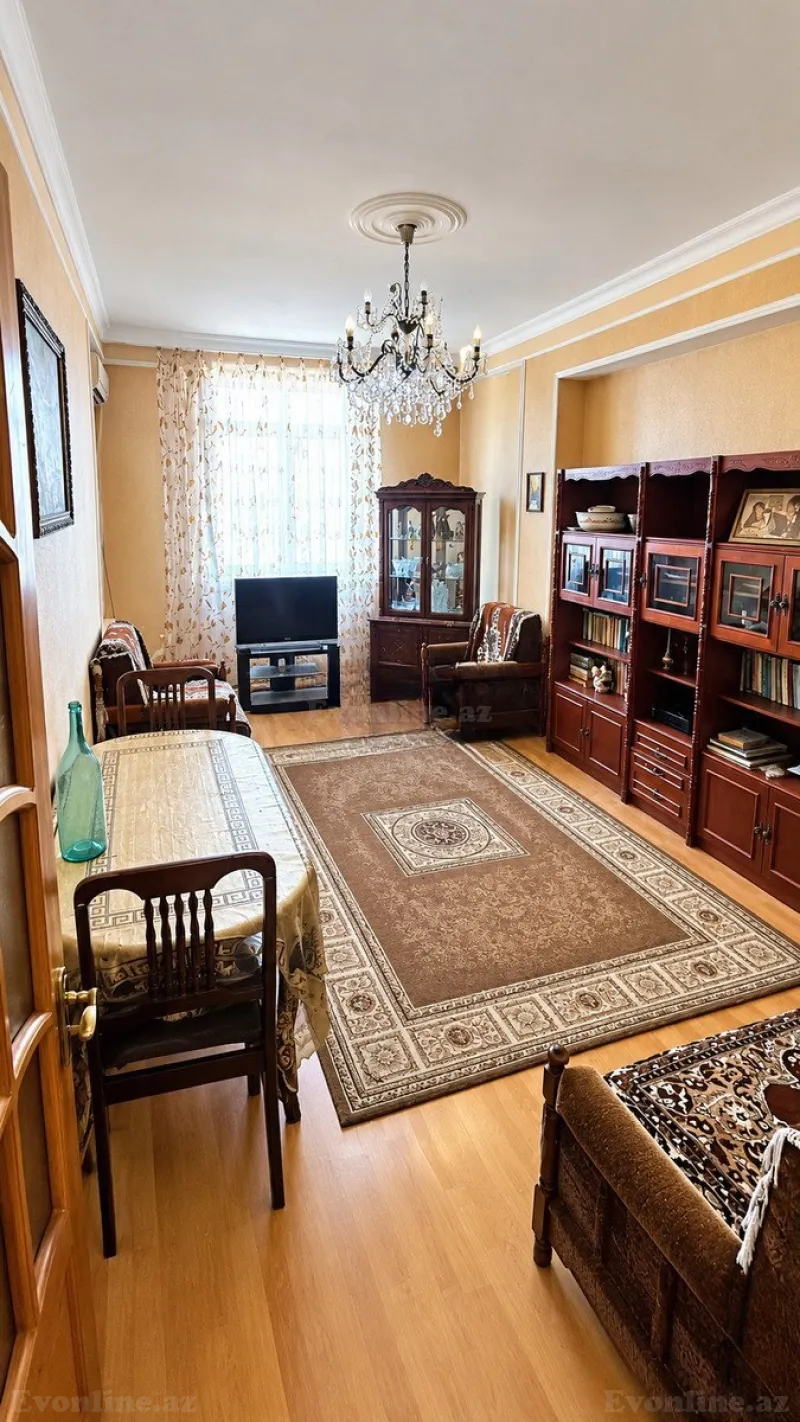 2 otaqlı Mənzil 100 m² Elmlər Akademiyası m. Satılır