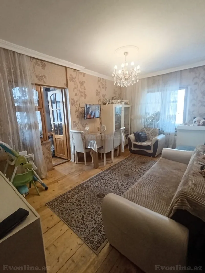 3 otaqlı köhnə tikili mənzil satılır — 8-ci mikrorayon, Bakı