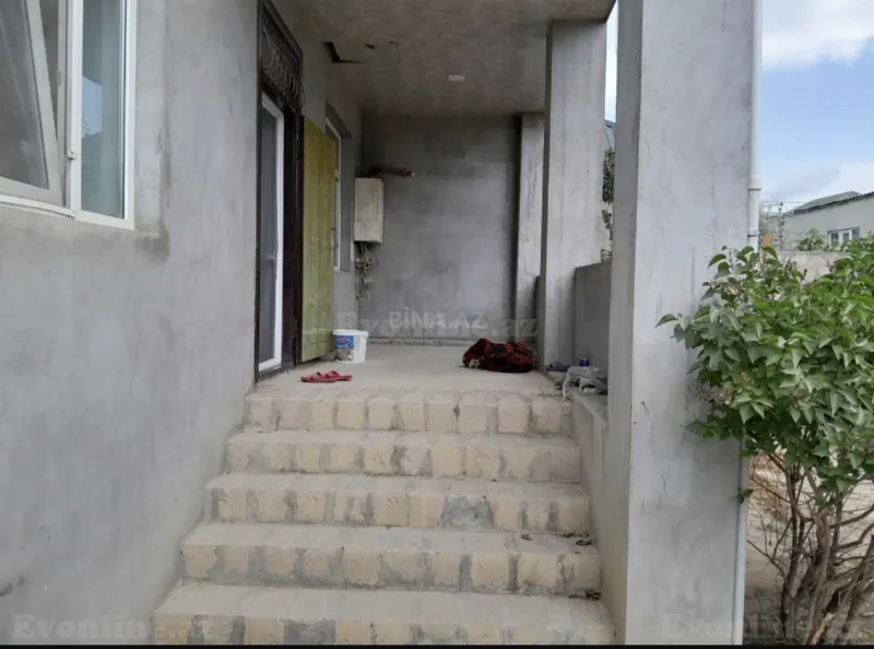 4 otaqlı Həyət evi 130 m² Koroğlu m. Kirayə verilir