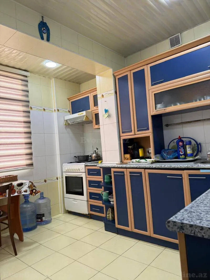 4 otaqlı köhnə tikili mənzil satılır — Həzi Aslanov m., Bakı - şəkil 14