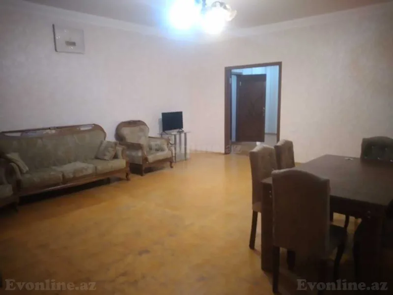 3 otaqlı Mənzil 126 m² İnşaatçılar m. Kirayə verilir