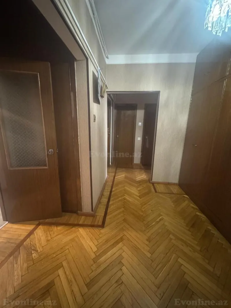 4 otaqlı köhnə tikili mənzil satılır — Əhmədli m., Bakı - şəkil 9