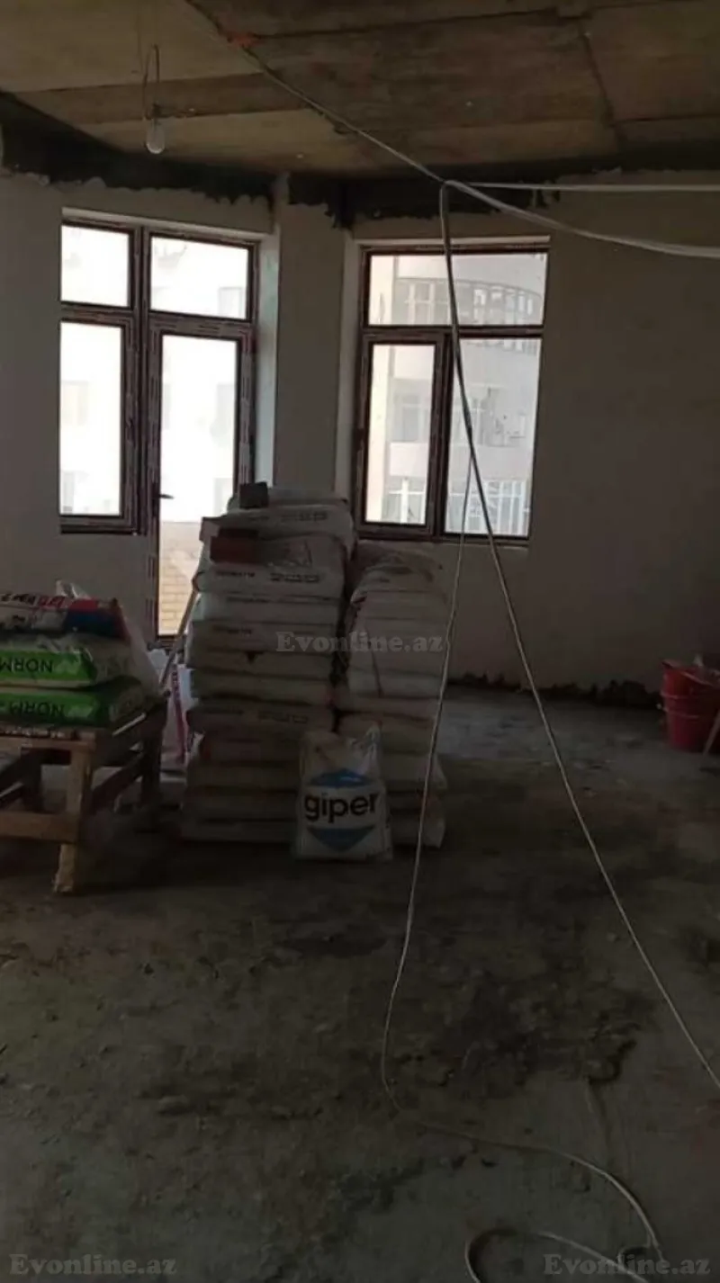 Bakı, Nəsimi r., Nizami m.da 4 otaqlı mənzil satılır