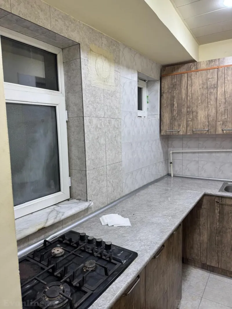 3 otaqlı köhnə tikili mənzil satılır — Qara Qarayev m., Bakı - şəkil 10