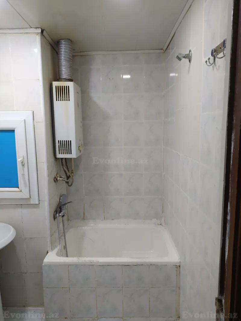 2 otaqlı köhnə tikili mənzil satılır — 4-cü mikrorayon, Bakı - şəkil 14