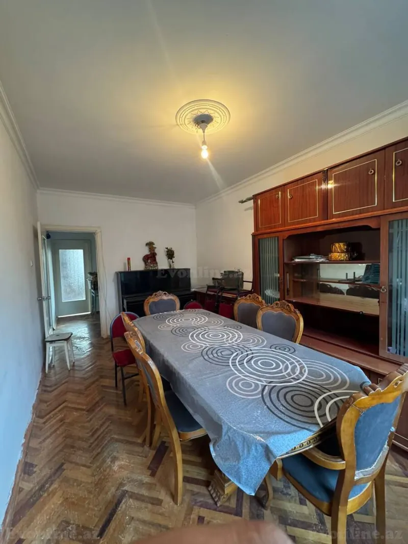 Bakı, Xətai r., Əhmədli m.da 5 otaqlı mənzil kirayə verilir