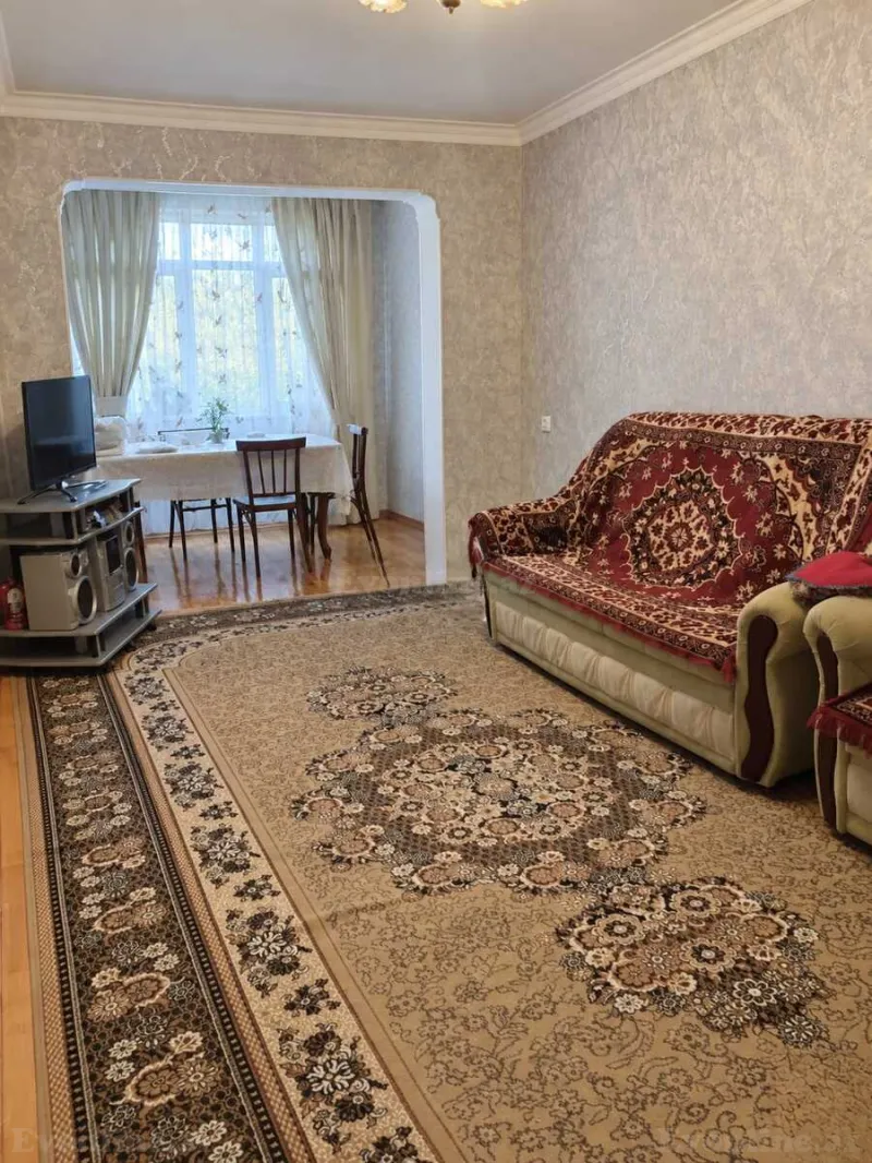 4 otaqlı köhnə tikili mənzil satılır — Xalqlar Dostluğu m., Bakı - şəkil 2